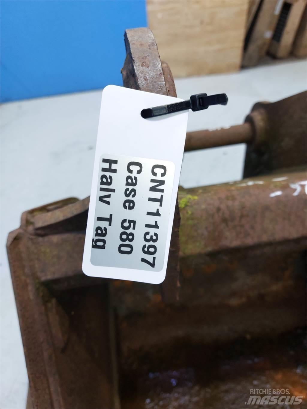 CASE 580 Kaušai