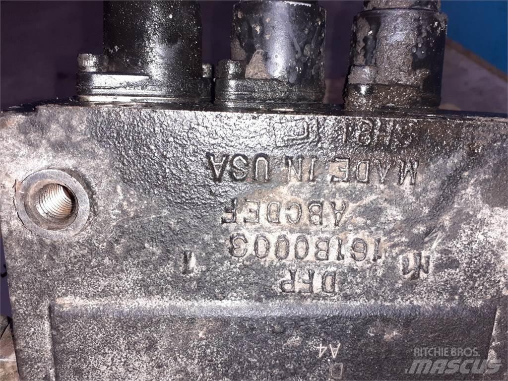 CASE 595 Hidraulikos įrenginiai