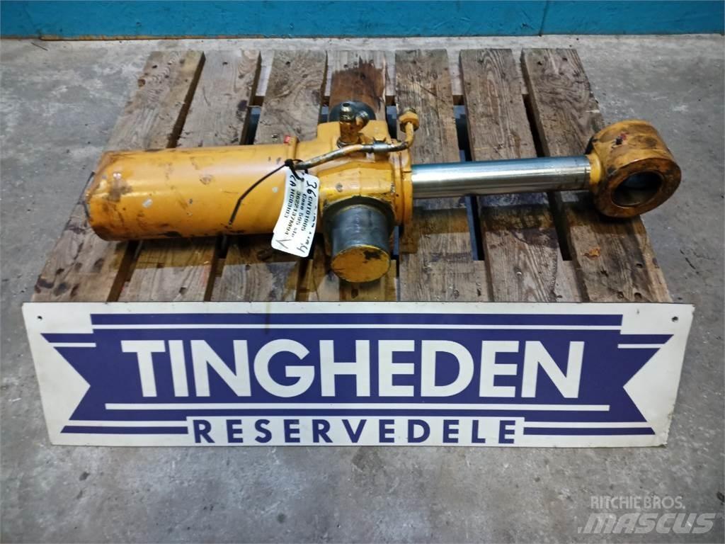 CASE 595 Tranšėjų kasimo technika