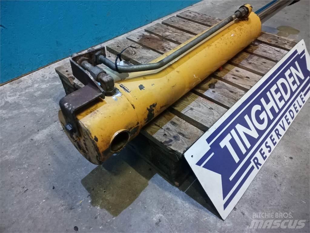 CASE 595 Sijos ir savivarčiai