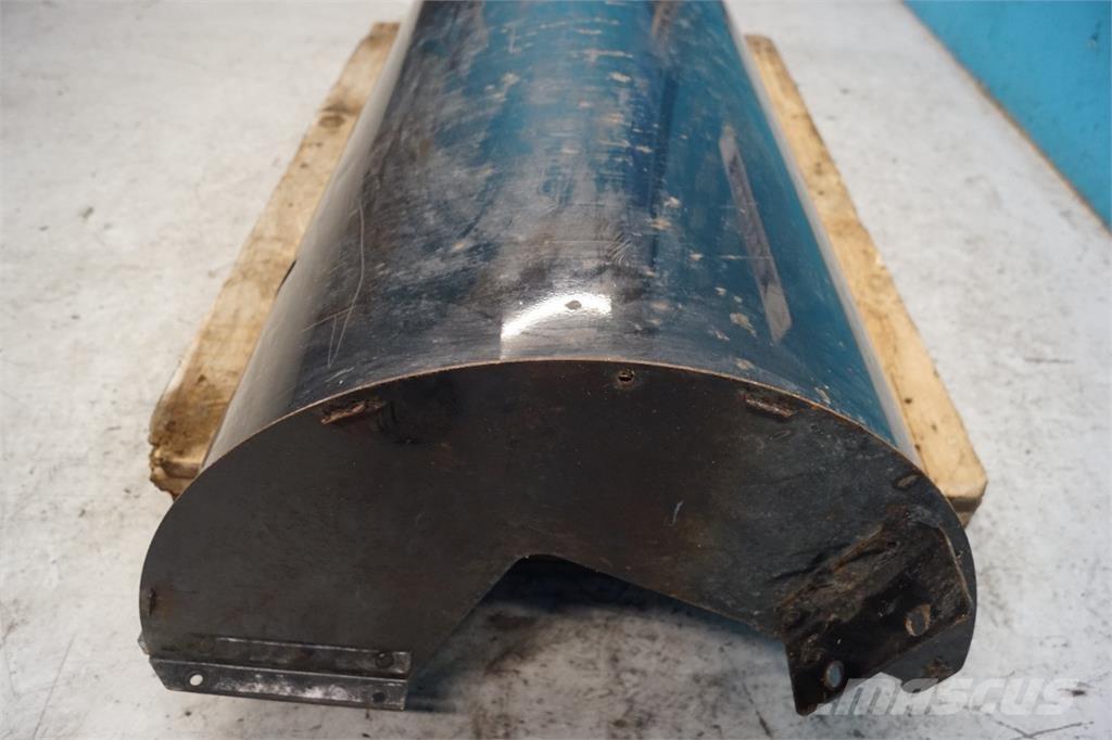 CASE 8010 Smėlio ir druskos barstytuvai