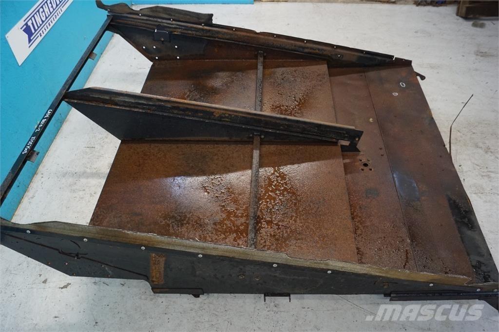 CASE 8010 Smėlio ir druskos barstytuvai