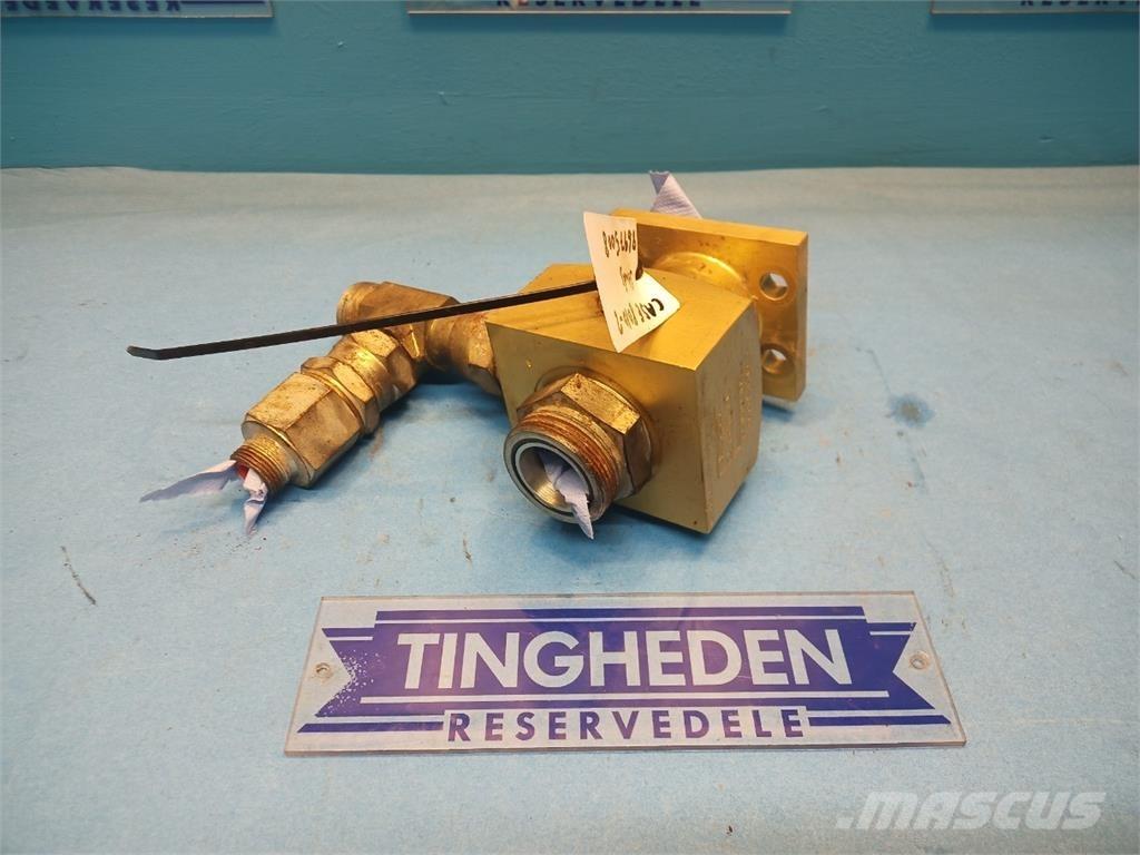 CASE 8010 Hidraulikos įrenginiai