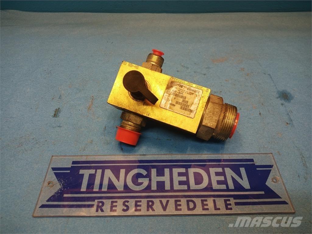 CASE 8010 Hidraulikos įrenginiai