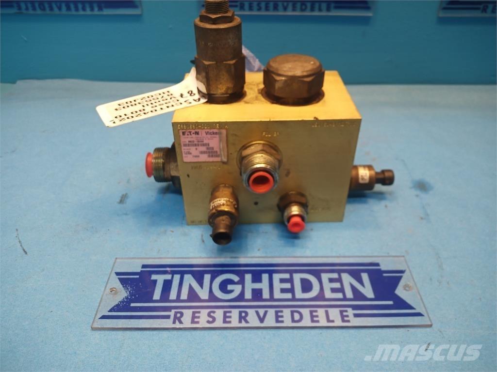 CASE 8010 Hidraulikos įrenginiai