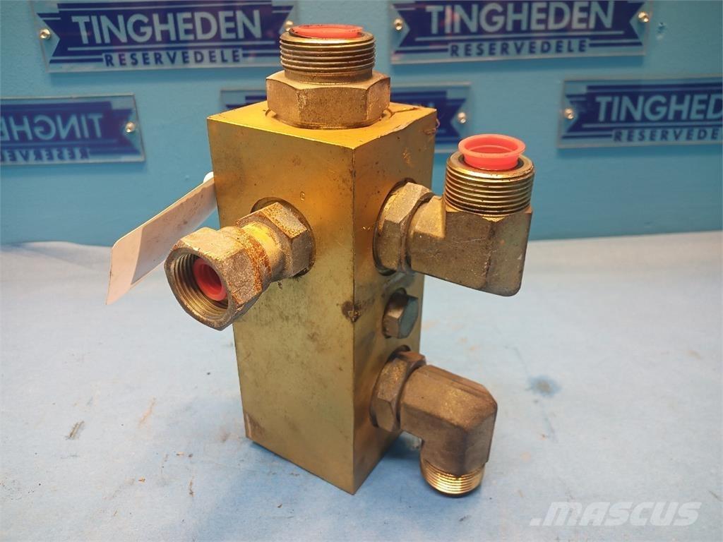 CASE 8010 Hidraulikos įrenginiai