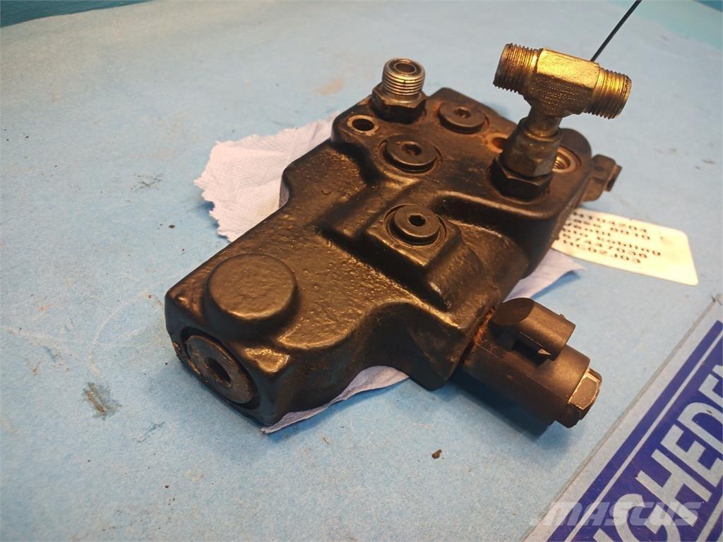 CASE 8010 Hidraulikos įrenginiai