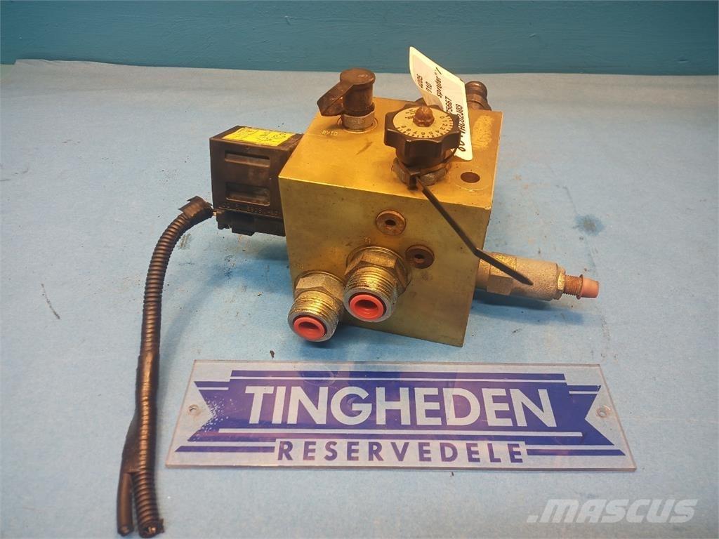 CASE 8010 Hidraulikos įrenginiai