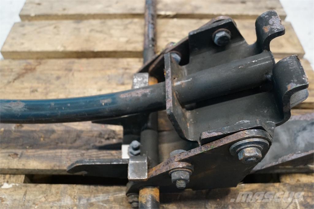 CASE 8010 Smėlio ir druskos barstytuvai