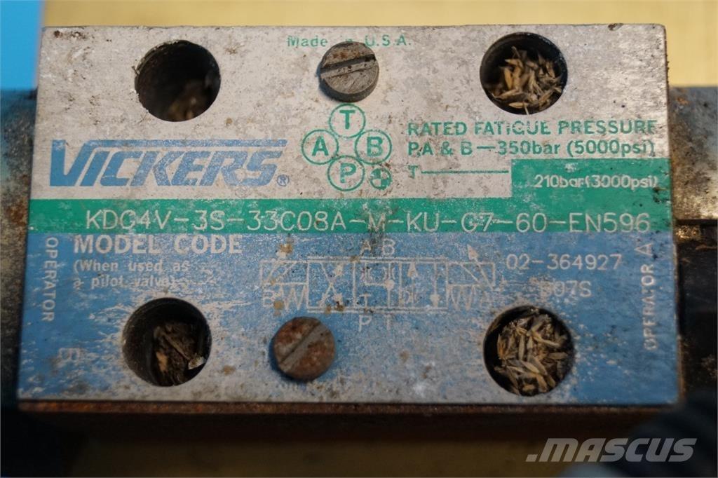 CASE 8010 Hidraulikos įrenginiai