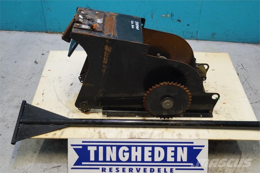 CASE 8010 Derliaus nuėmimo kombainų priedai