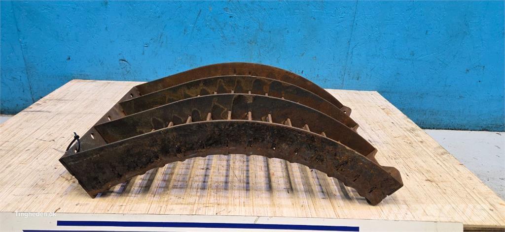 CASE 8010 Derliaus nuėmimo kombainų priedai