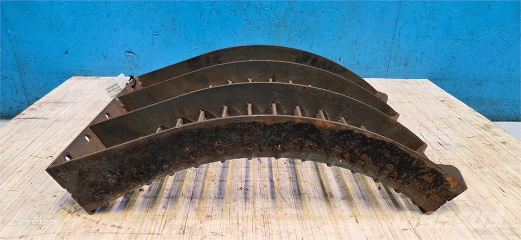 CASE 8010 Derliaus nuėmimo kombainų priedai