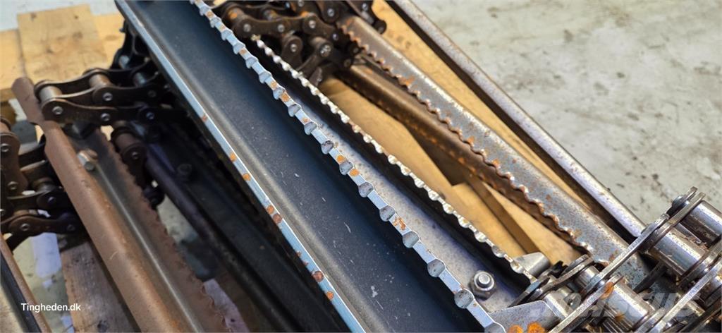 CASE 8010 Derliaus nuėmimo kombainų priedai