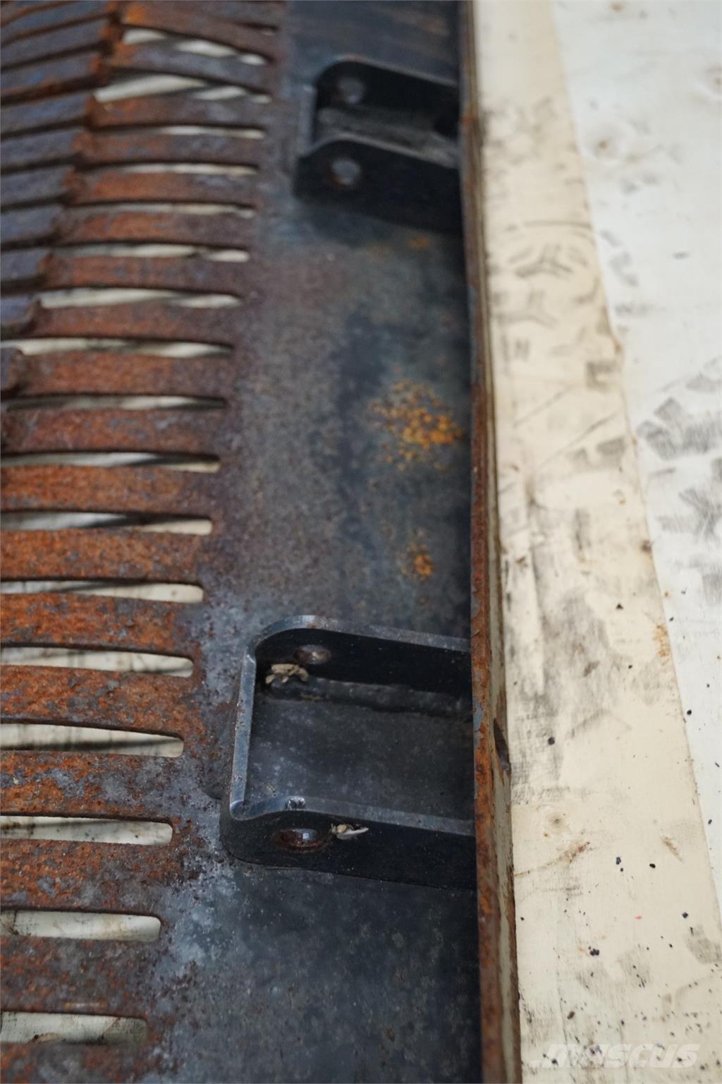 CASE 9120 Derliaus nuėmimo kombainų priedai