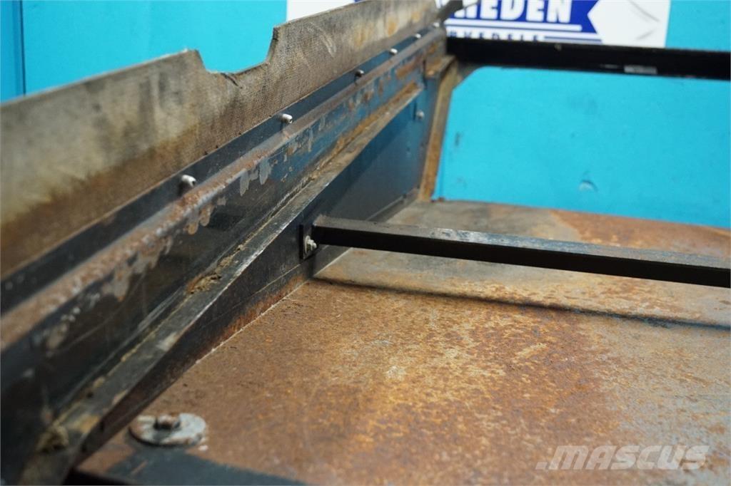 CASE 9230 Smėlio ir druskos barstytuvai