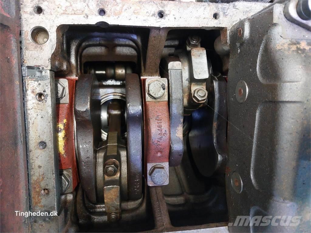 CASE D268 Varikliai