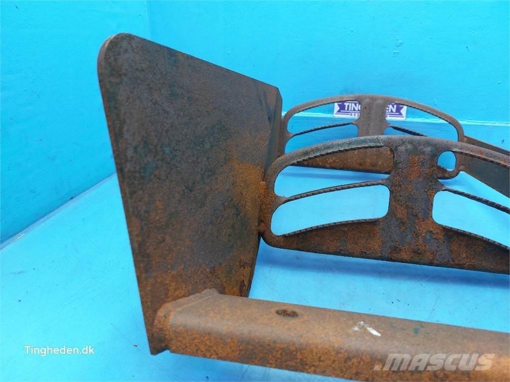 CASE Farmall 95A Kiti naudoti traktorių priedai