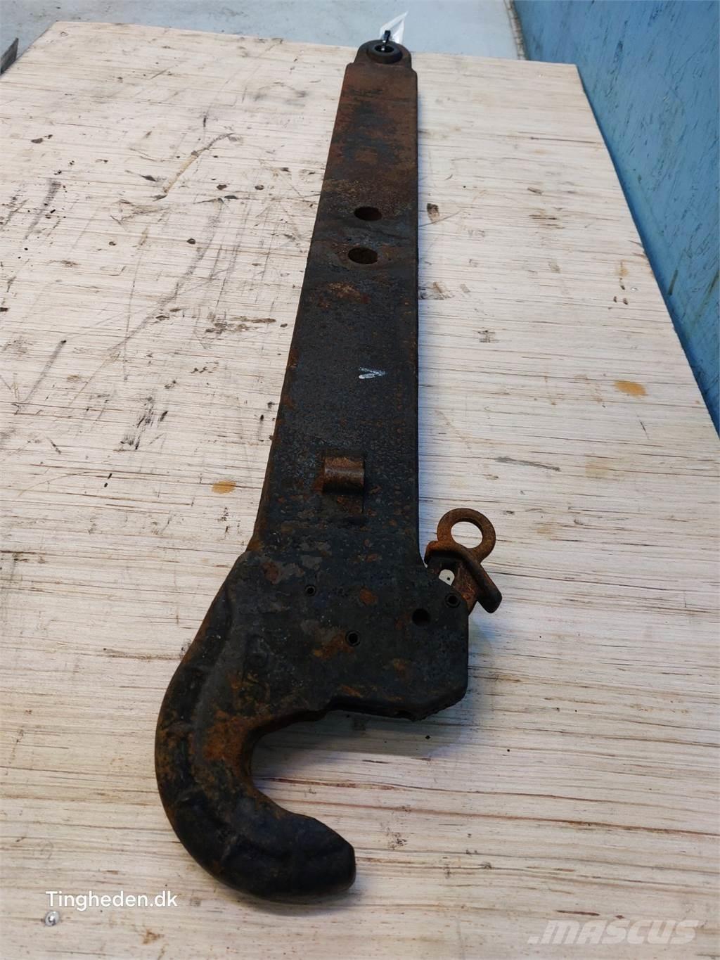 CASE Farmall 95A Kiti naudoti traktorių priedai