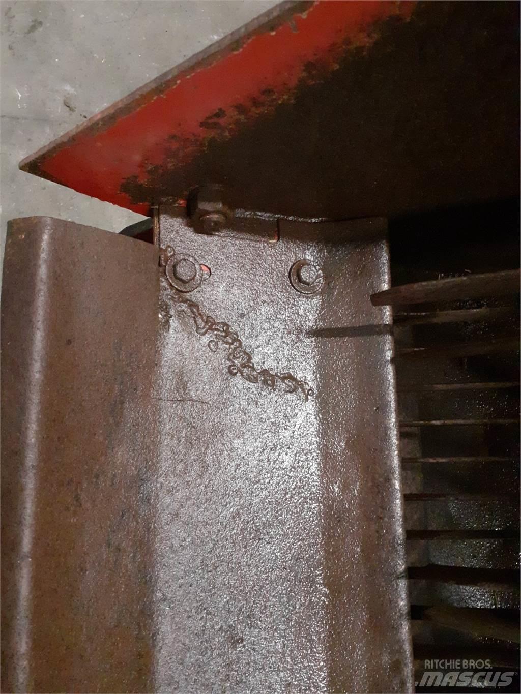 Case IH 1640 Derliaus nuėmimo kombainų priedai