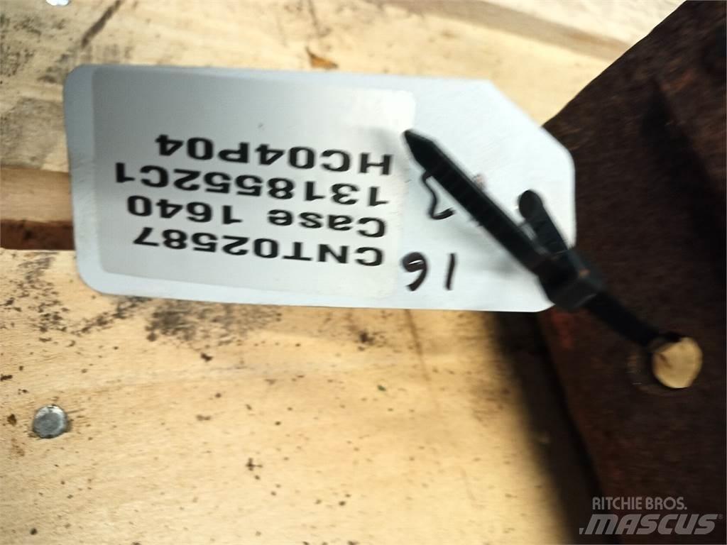 Case IH 1640 Derliaus nuėmimo kombainų priedai