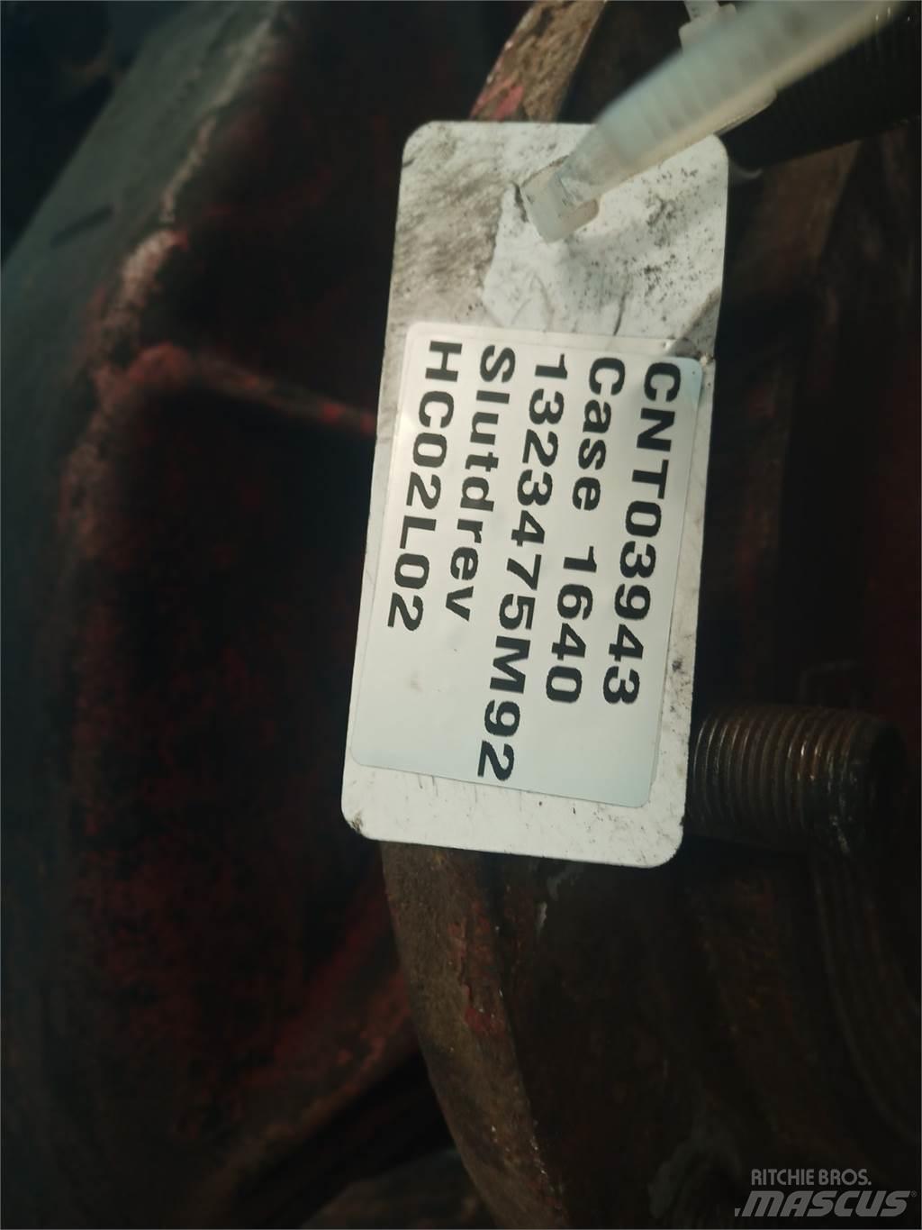 Case IH 1640 Derliaus nuėmimo kombainų priedai