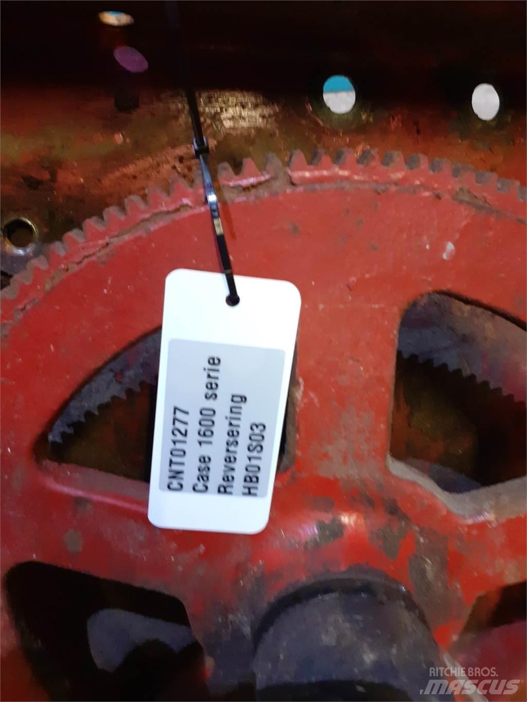 Case IH 1660 Derliaus nuėmimo kombainų priedai