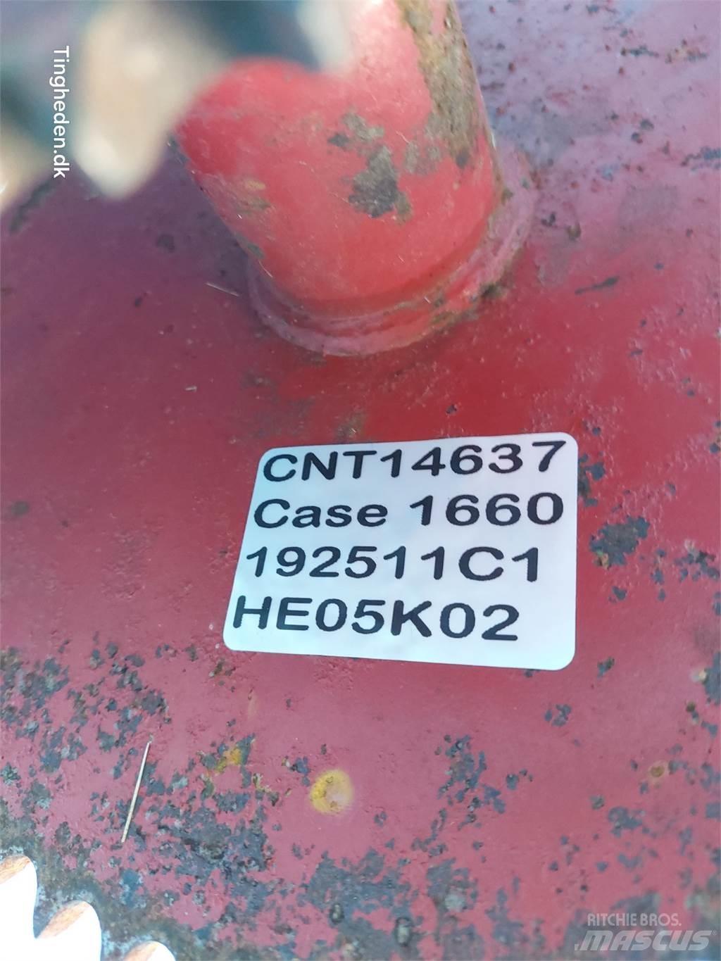 Case IH 1660 Derliaus nuėmimo kombainų priedai