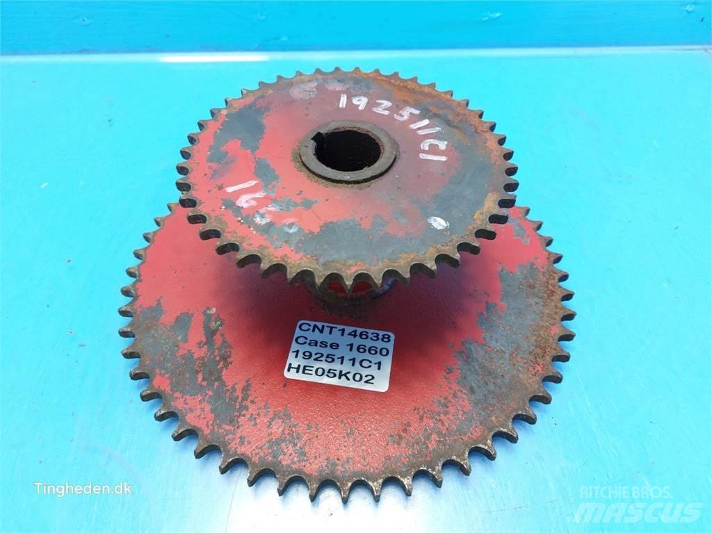 Case IH 1660 Derliaus nuėmimo kombainų priedai
