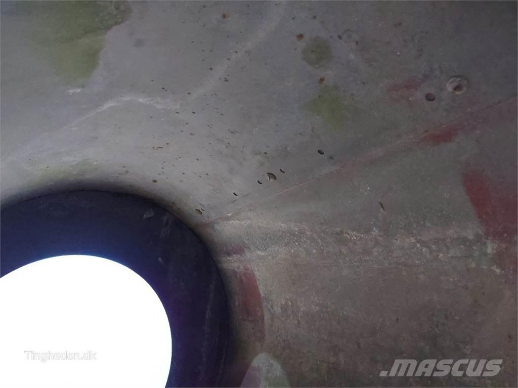 Case IH 1660 Smėlio ir druskos barstytuvai