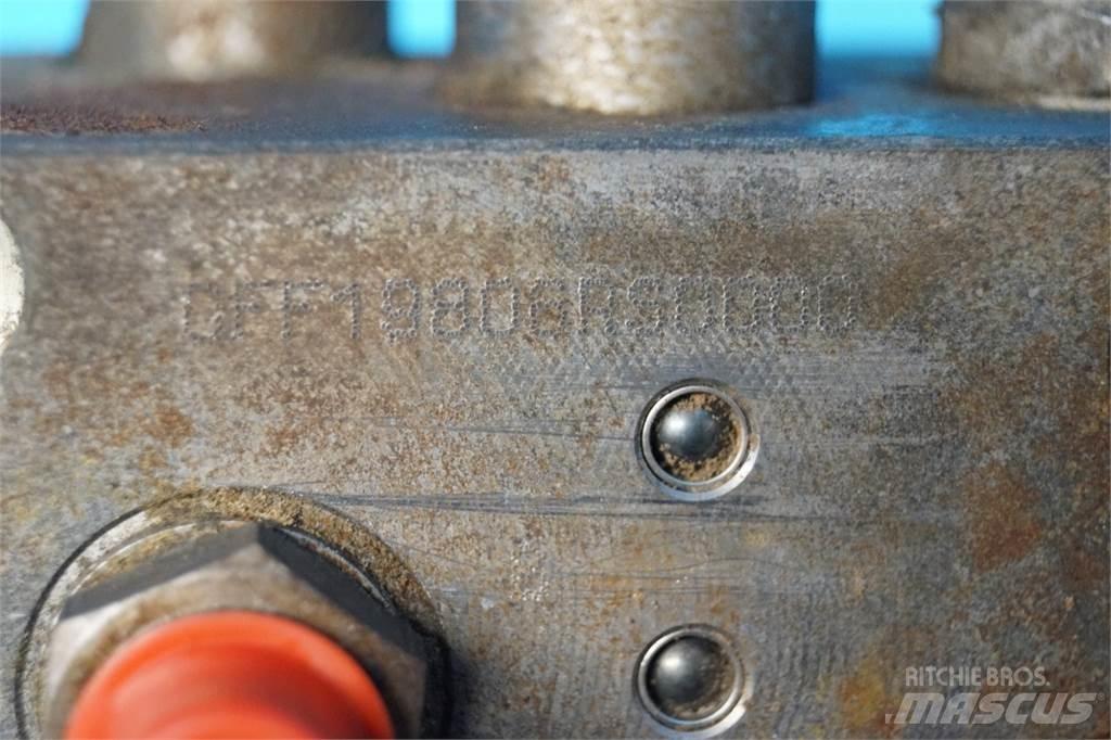 Case IH 621D Hidraulikos įrenginiai
