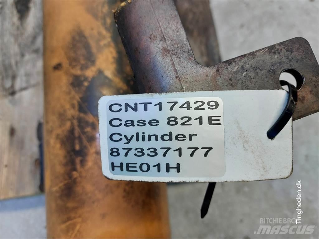 Case IH 821E Hidraulikos įrenginiai