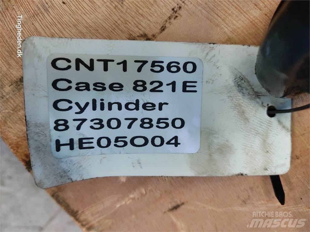 Case IH 821E Hidraulikos įrenginiai