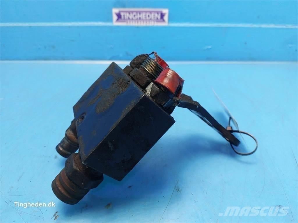 CASE Puma 185 Hidraulikos įrenginiai