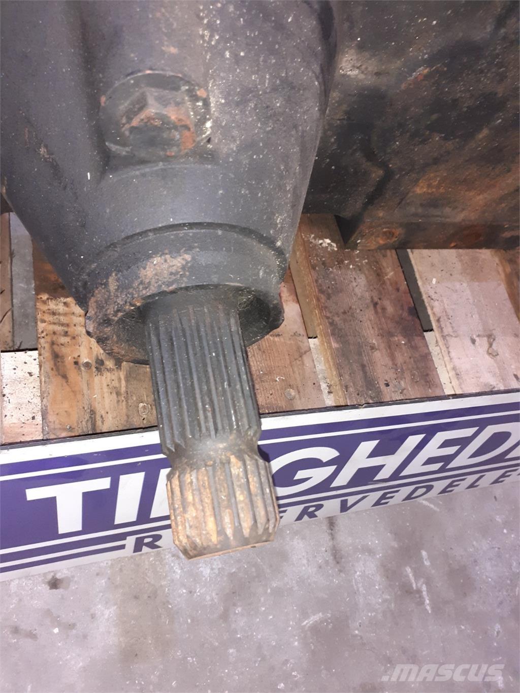 CASE STX 440 Kiti naudoti traktorių priedai