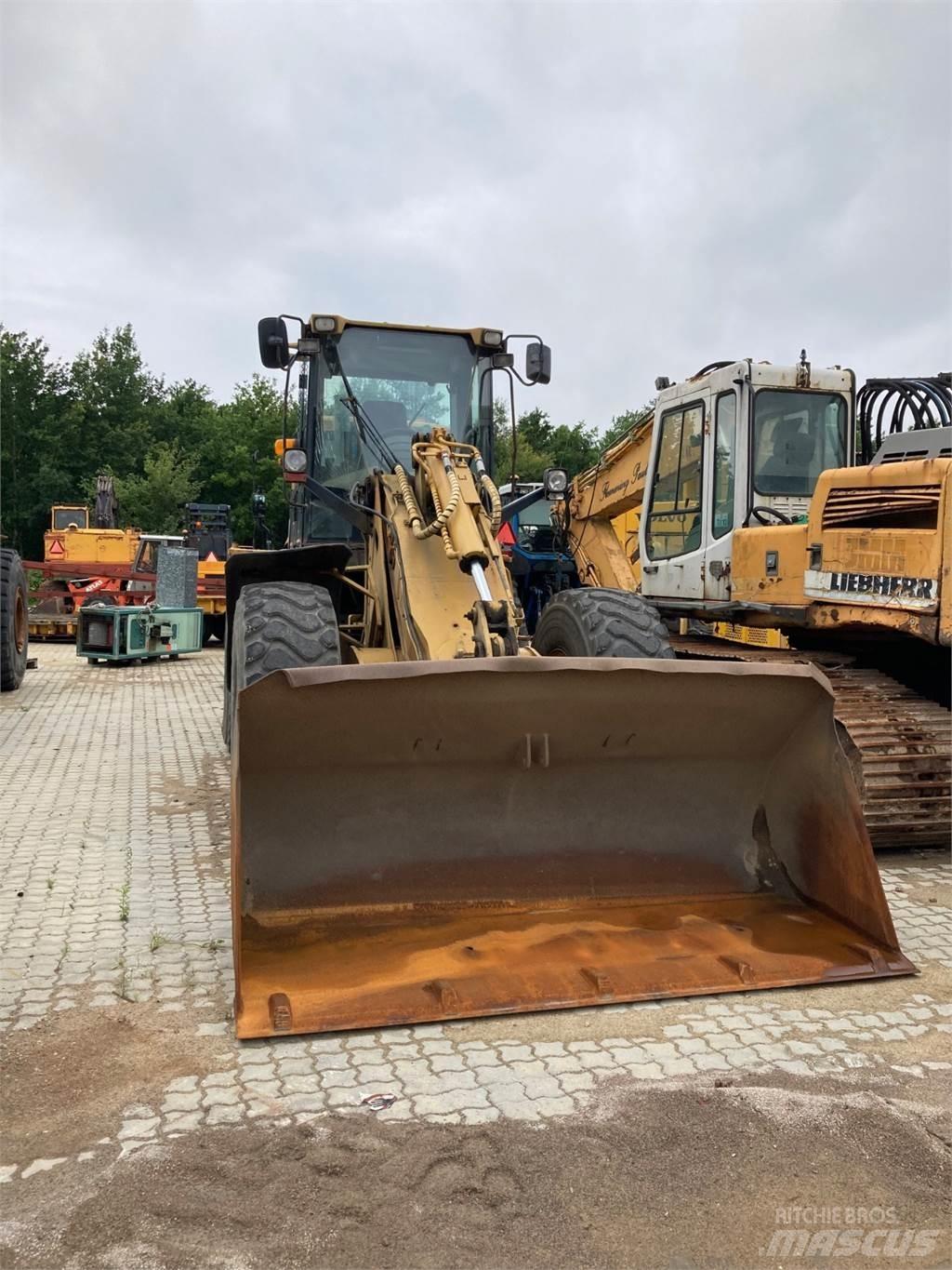 CAT 924G Naudoti ratiniai krautuvai