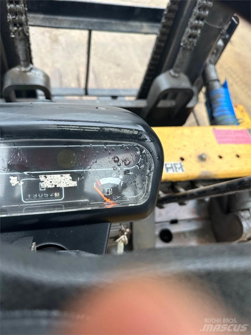 CAT DP40 Dyzeliniai krautuvai