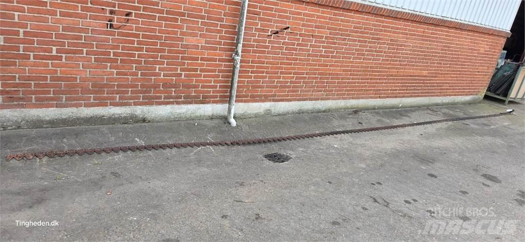 CLAAS  Derliaus nuėmimo kombainų priedai