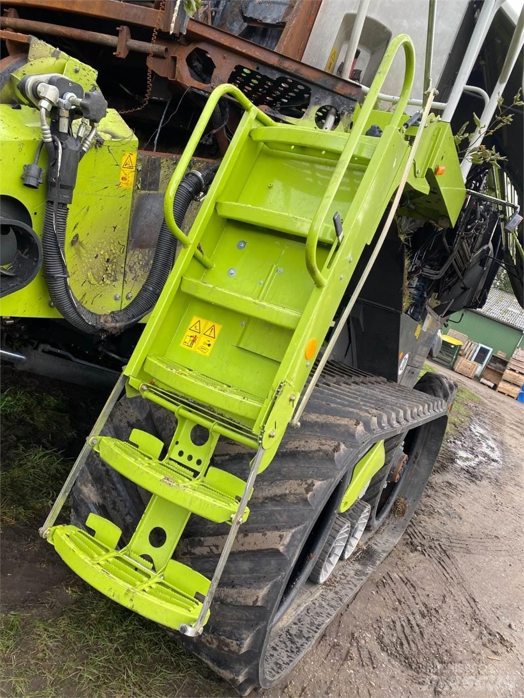 CLAAS Lexion 780 Derliaus nuėmimo kombainai