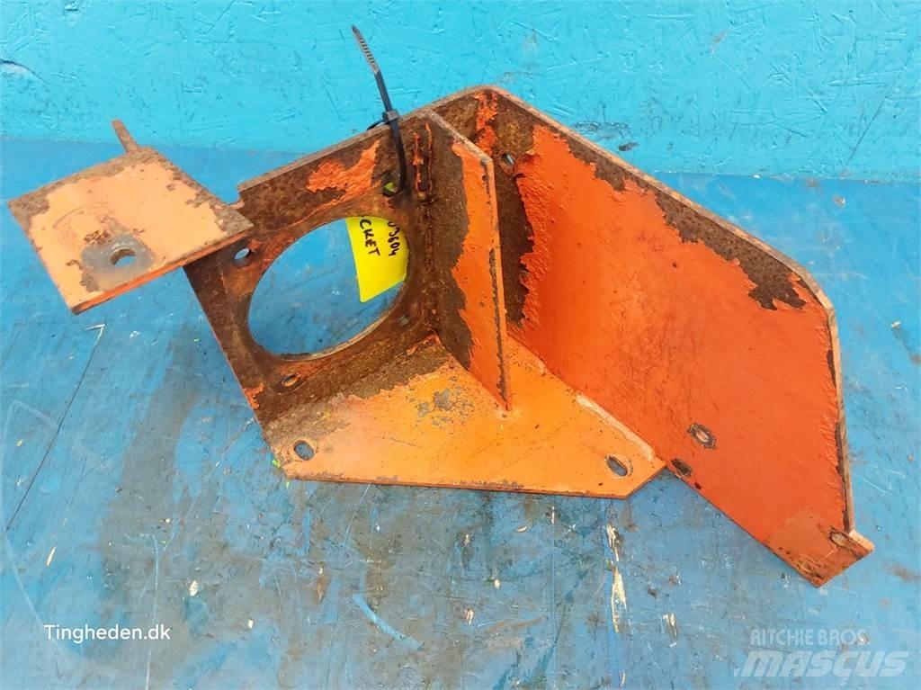 Deutz 1124 Derliaus nuėmimo kombainų priedai