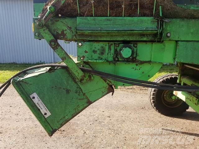 Deutz-Fahr M2680 Derliaus nuėmimo kombainų priedai