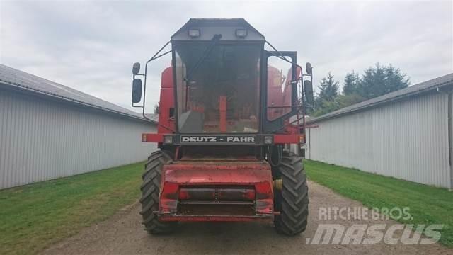 Deutz-Fahr M2680 Derliaus nuėmimo kombainai