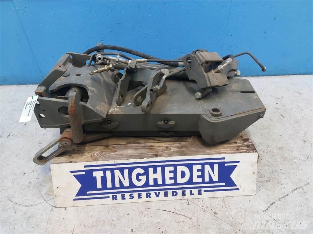 Fendt 411 Kiti naudoti traktorių priedai