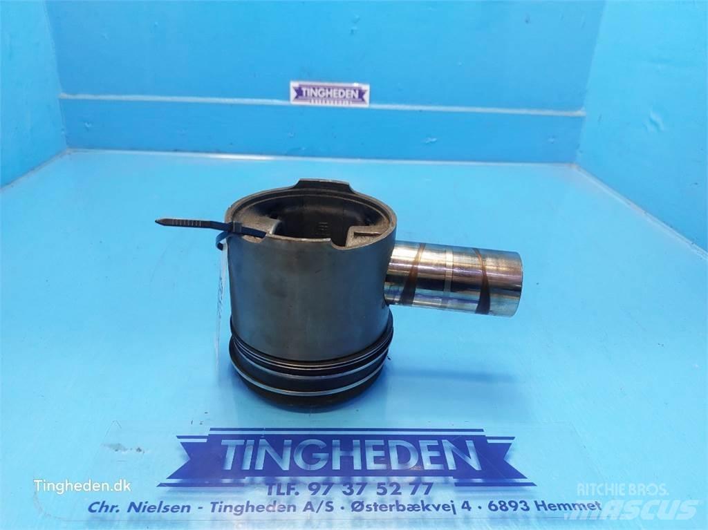Ford 678 HT Varikliai