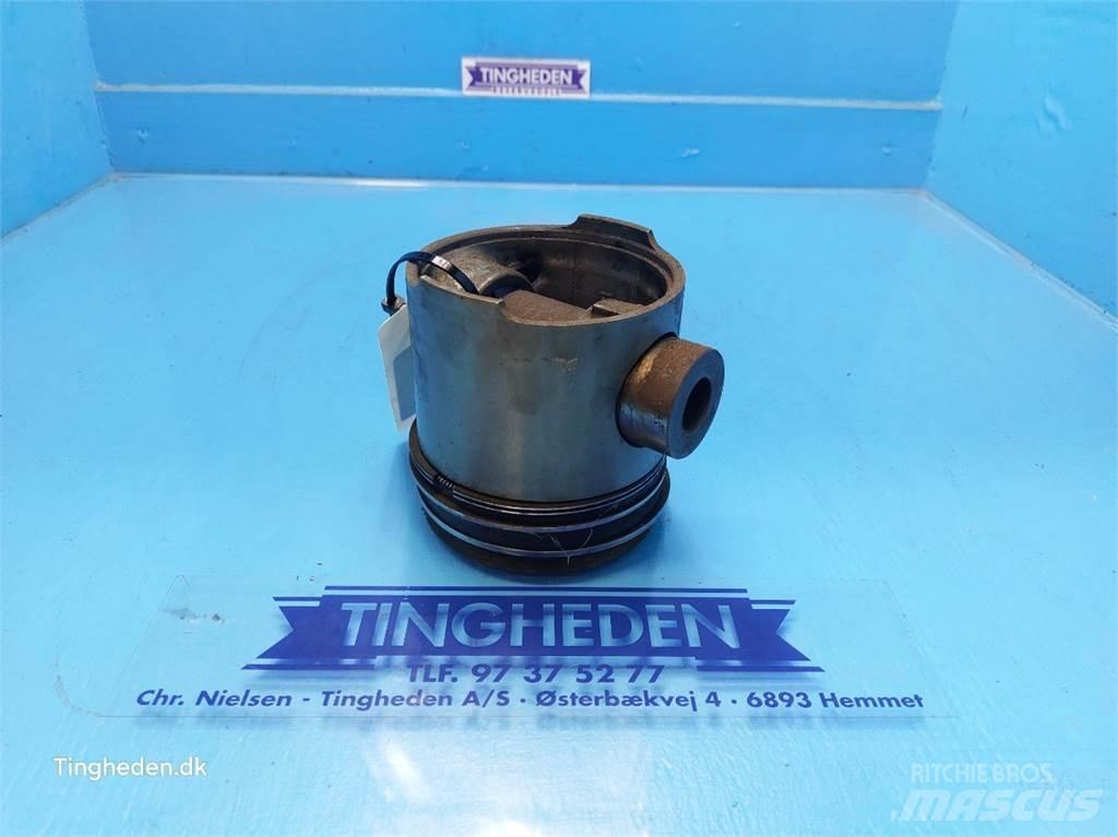 Ford 678 HT Varikliai