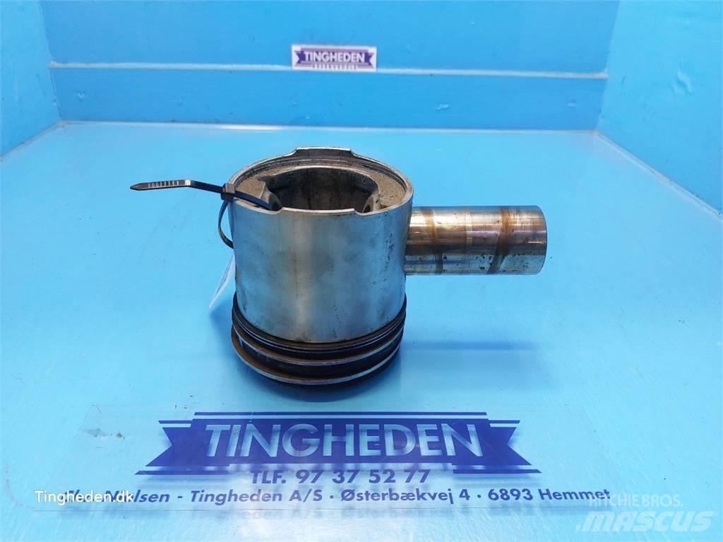Ford 678 HT Varikliai