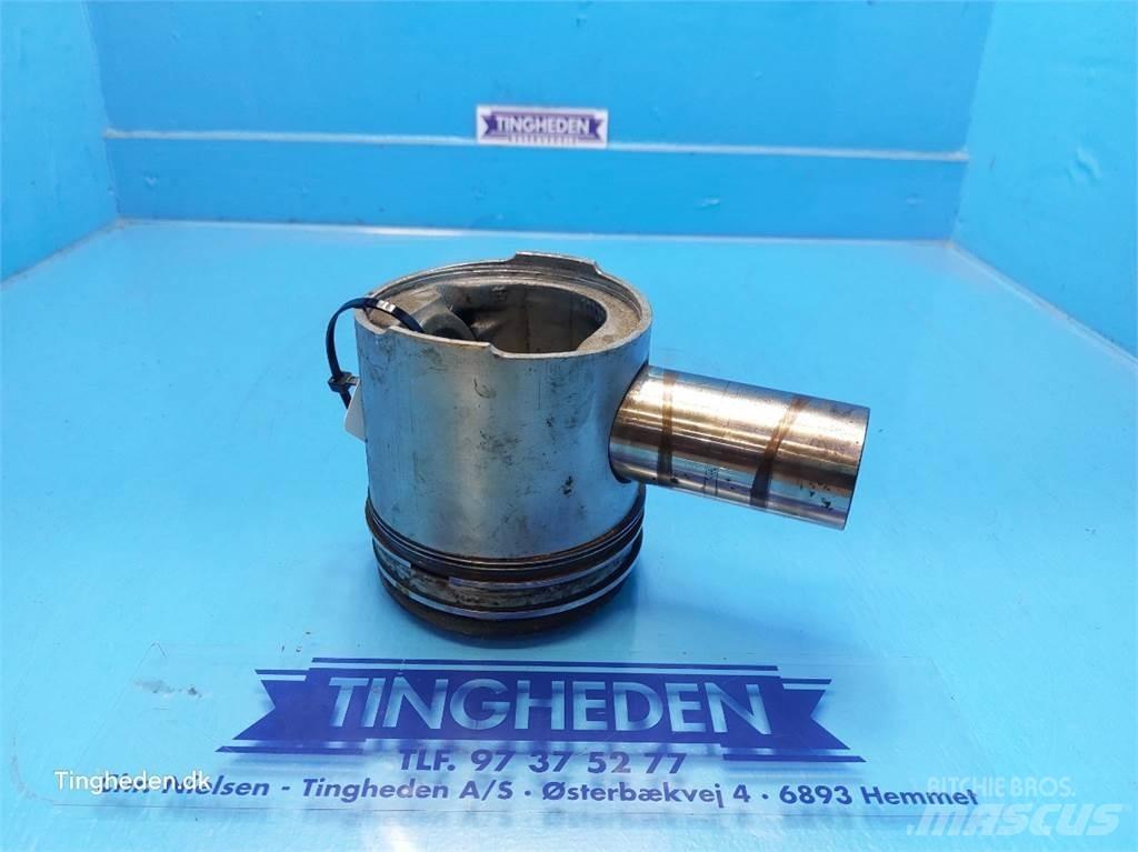 Ford 678 HT Varikliai