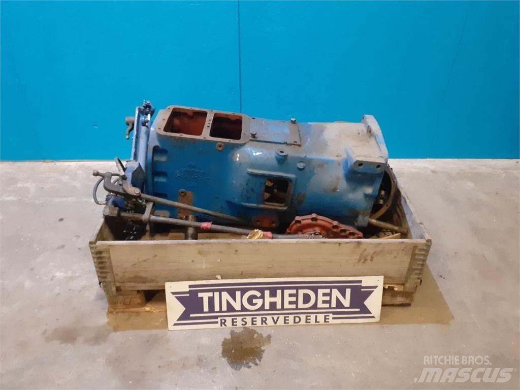 Ford 8210 Transmisijos