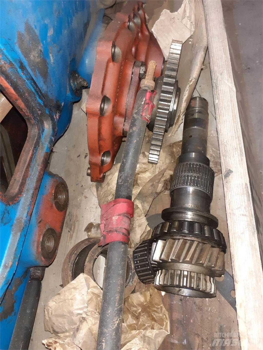 Ford 8210 Transmisijos