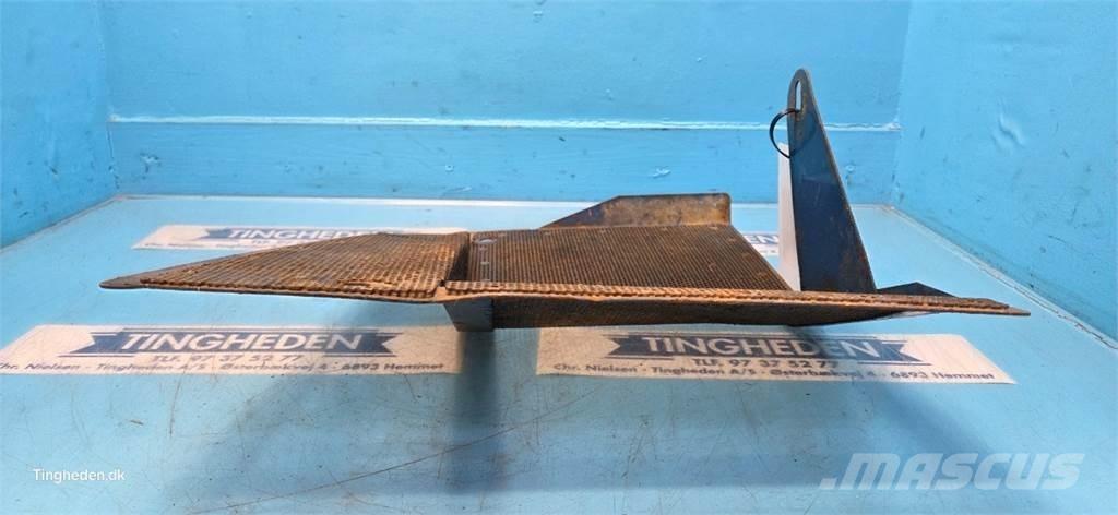Ford 8210 Kiti naudoti traktorių priedai